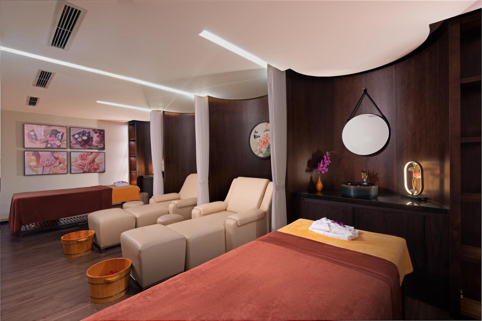 Grand Fleuve Boutique Hotel Ha Long Exterior photo